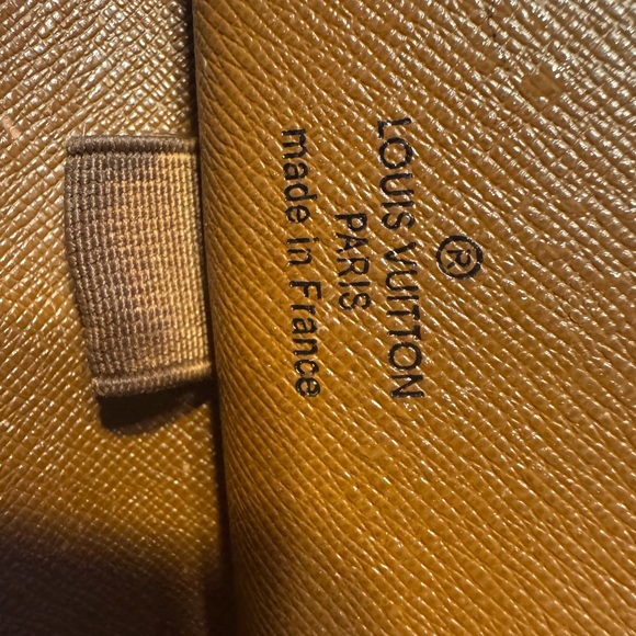 Louis Vuitton Tan Leather Accessory - Picture 2 of 15
